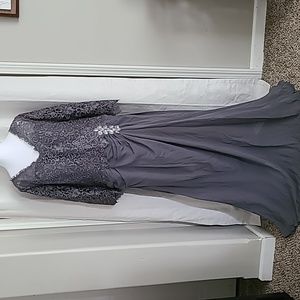 Mother of the Bride Formal Dress size 16 Gray